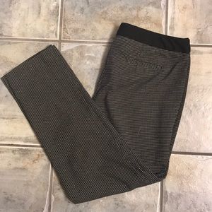 Black/white polka dot cropped slacks